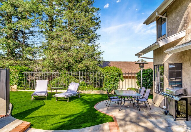 Building Photo - 30428 Penrod Dr
