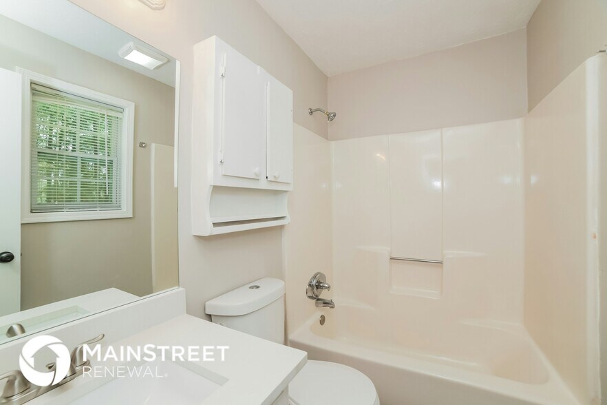 Building Photo - 608 Upland Ridge Dr NW