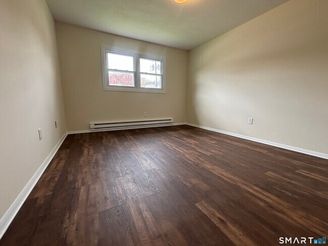 Building Photo - 26 Elmview Cir