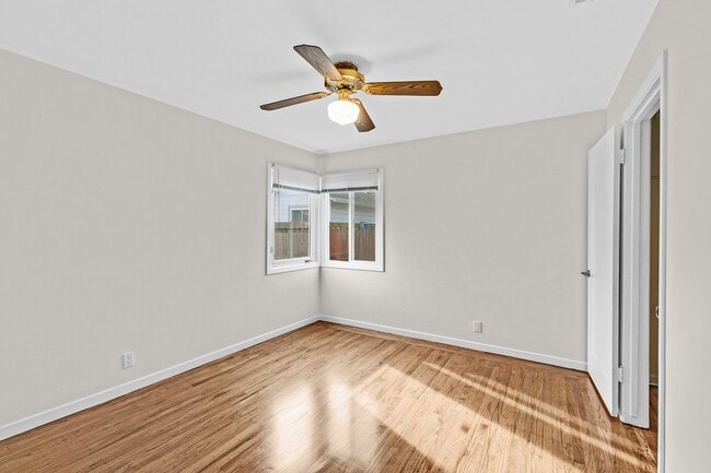 Building Photo - Newly Updated 2/2