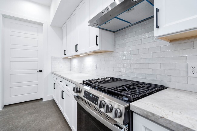 Building Photo - 3411 McGowen St