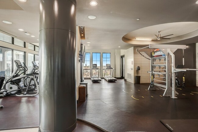 Building Photo - Special Deal: Enjoy $1000 Off Move-In!