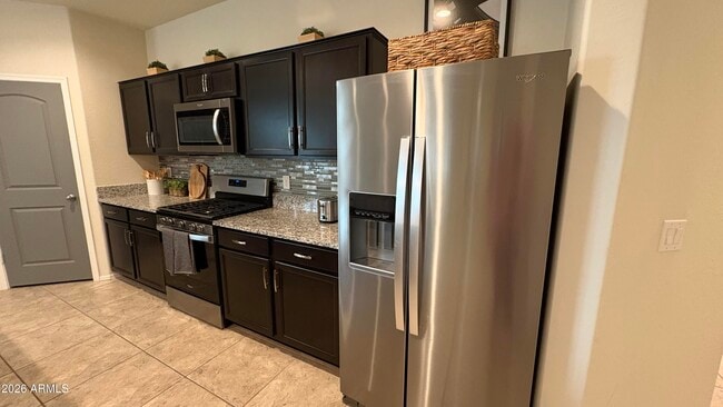 Building Photo - 30998 W Earll Dr