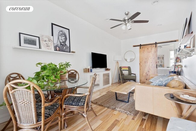 Building Photo - 117 Roebling St