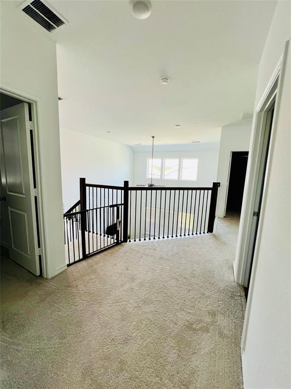 Building Photo - 15826 Dove Holw Dr
