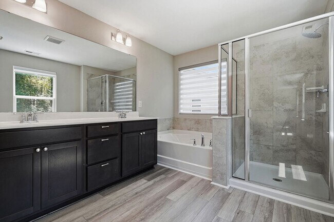 Building Photo - 313 Summer Ranch Dr