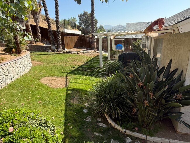 Building Photo - New Photos! Lovely One Level home in Valen...