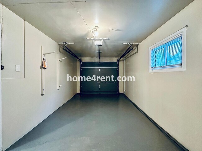 Building Photo - Lovely Three Bedroom Home in KCMO and an Updated Kitchen  w/ Granite and SS Appliances, including...