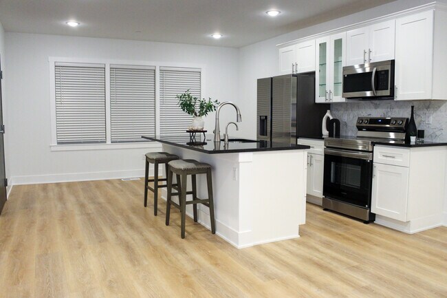 Building Photo - Valley Springs Apartments