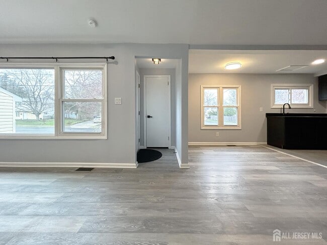 Building Photo - 36 Arden St