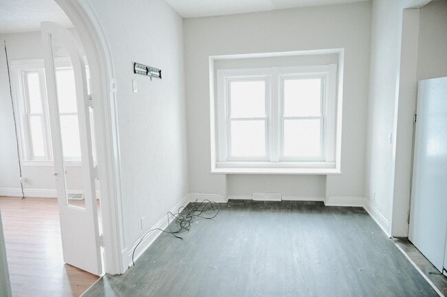 Building Photo - 2441 Templeton St