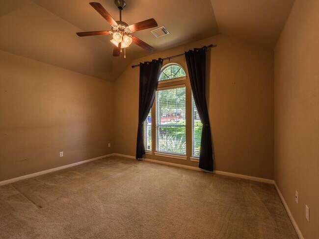 Building Photo - 1007 Savanna Ln