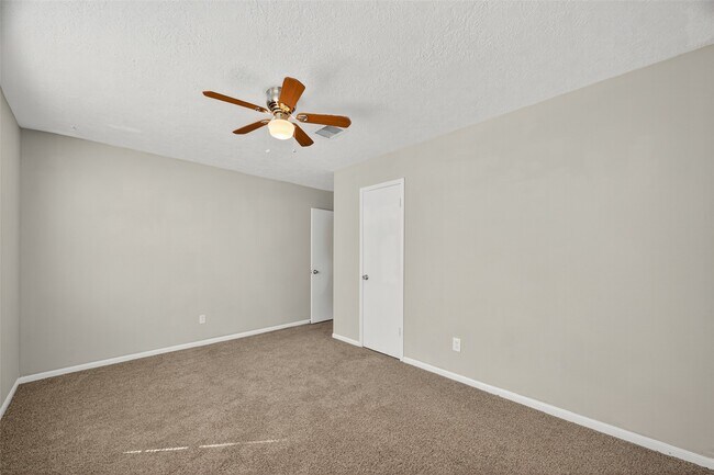 Building Photo - 11447 Kirkvalley Dr