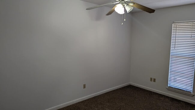 Building Photo - 503 Westwood Dr