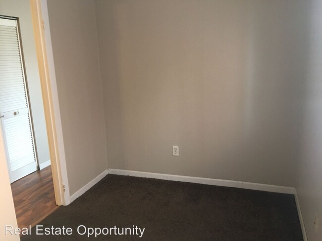 Building Photo - 1293 Neil Ave