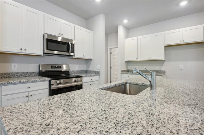 Building Photo - 150 Bottlebrush Dr