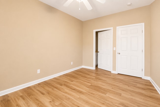 Building Photo - 899 Magnolia Ct