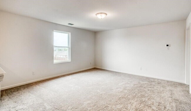 Building Photo - 720 Holly St