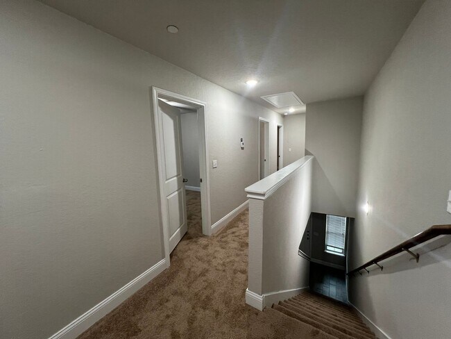 Building Photo - 7417 Savannah Brooks
