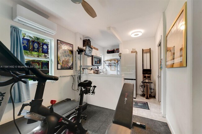 Building Photo - 1355 Biarritz Dr