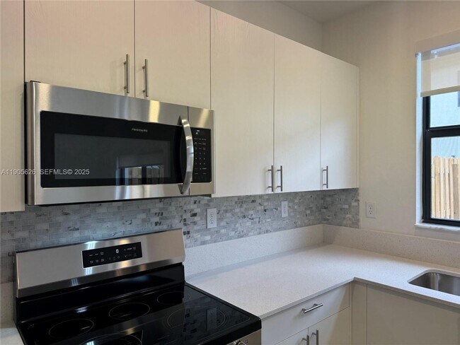 Building Photo - 12884 SW 232nd Ln