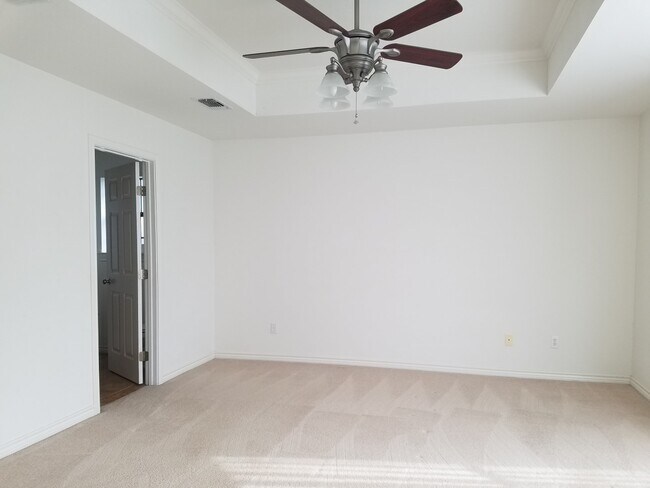 Building Photo - 3306 Edgewood Dr