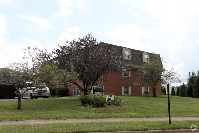 Primary Photo - Lakewood Apartments