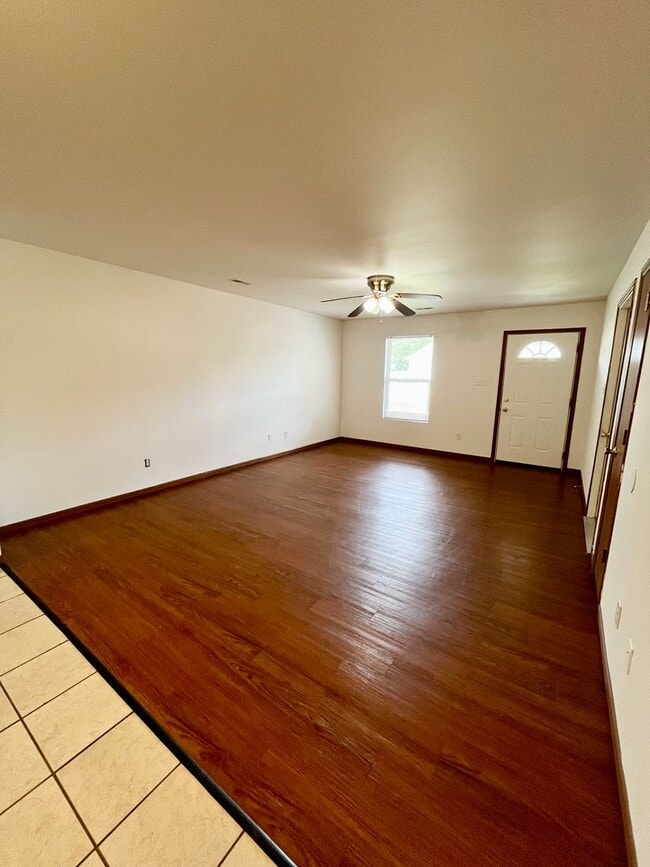 Building Photo - All Inclusive Duplex | 3 Bed | 2 Bath
