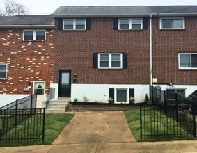 Building Photo - 3 Bedroom Renovated Borough Townhome with Fenced Yard & Off-Street Parking – Walk to Downtown Wes...