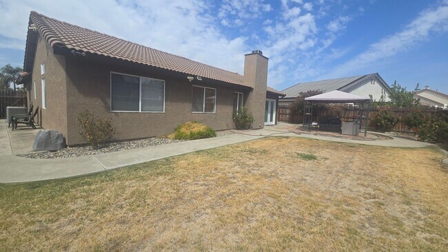 Building Photo - 907 Meadow View Rd