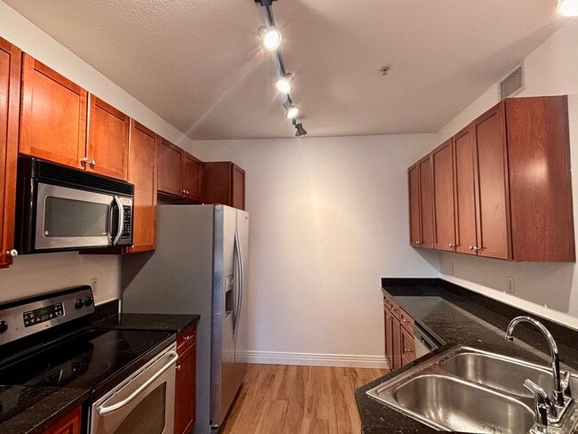 Building Photo - 9059 E Panorama Cir