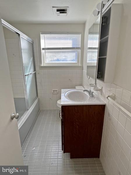 Building Photo - 2135 Suburban Rd