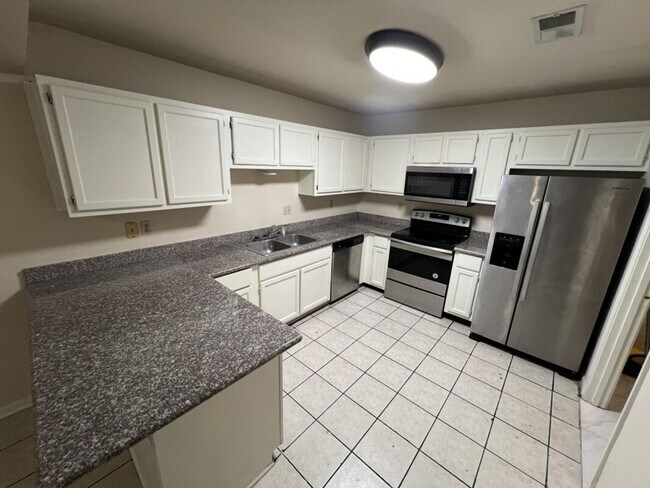 Building Photo - Brightside View