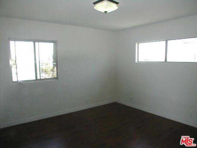 Building Photo - 1326 Ridgeley Dr