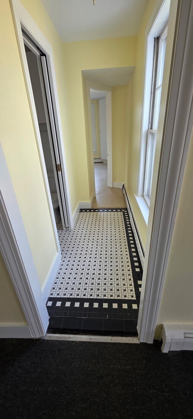 Building Photo - 33 S Main St