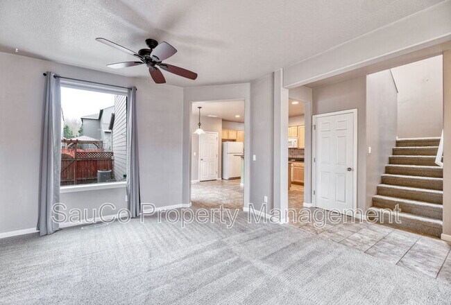 Building Photo - 3722 SE Oakleaf St