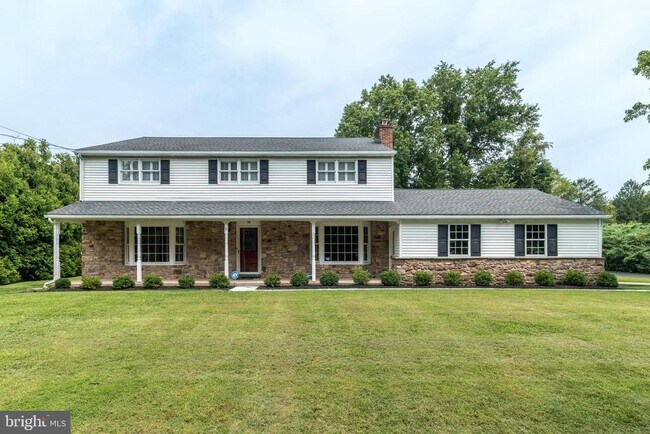 Building Photo - 38 Chestnut Valley Dr
