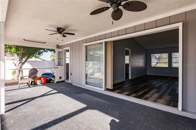 Building Photo - 11065 Waterford Ave