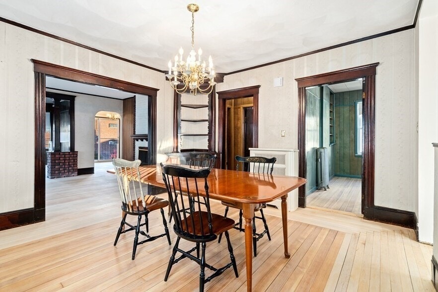 Building Photo - 14 Windsor Rd