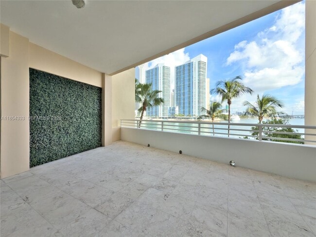Building Photo - 848 Brickell Key Dr