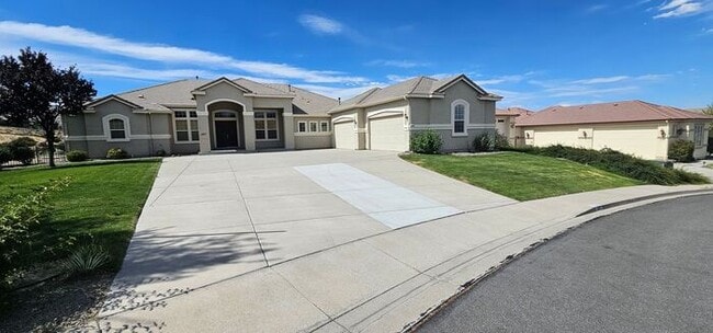 Building Photo - 5 Bed 4 bath 3 car garage Southwest Vistas FOR RENT