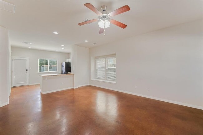 Building Photo - 4609 Esper Ln