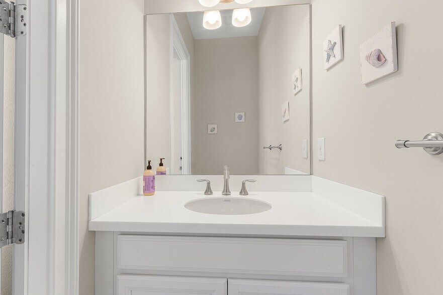 Outdoor Pool Half Bath - 14539 Kelson Cir