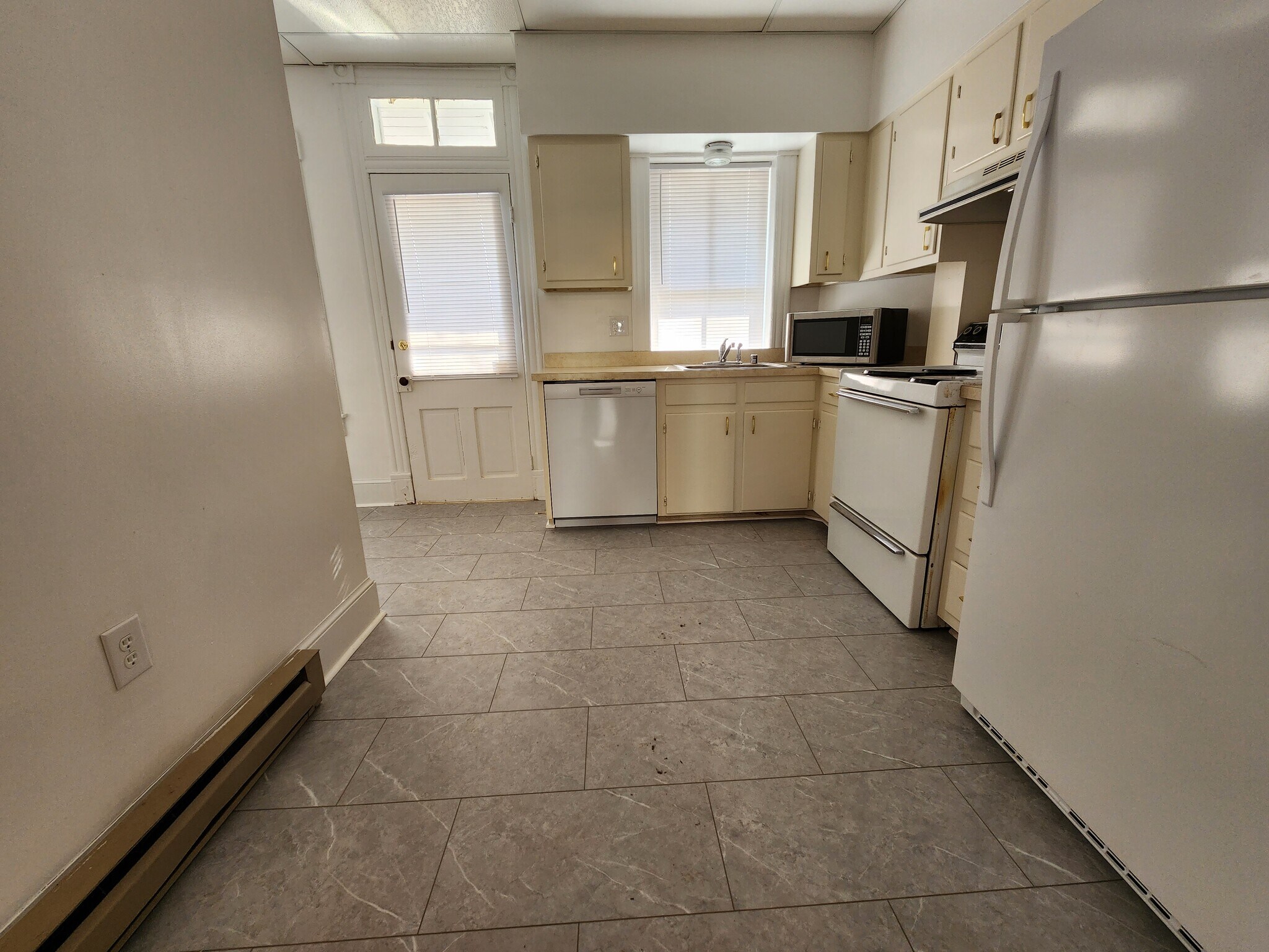 Building Photo - 125 Peyton St