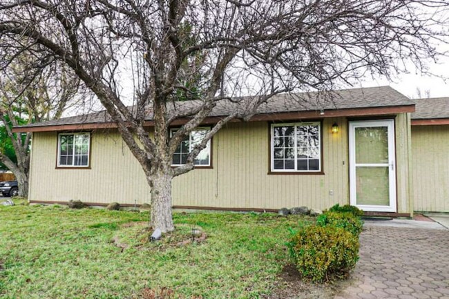 Building Photo - 3279 SW Pumice Pl