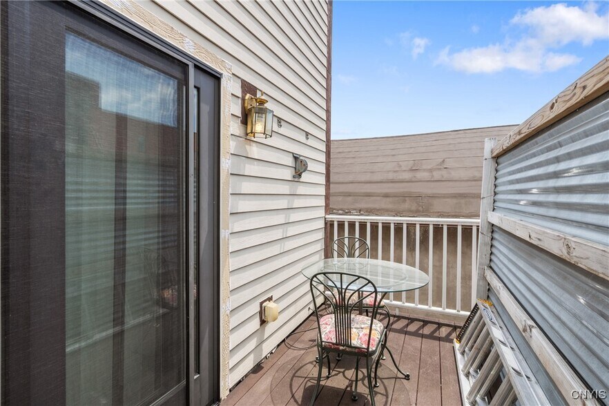 Building Photo - 317 W Fayette St