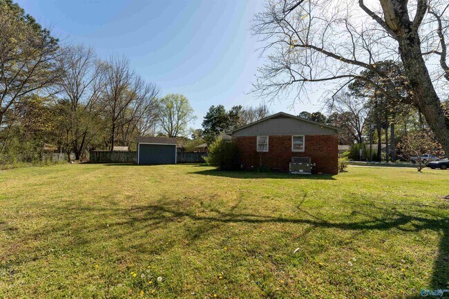 Building Photo - 712 Marion Dr