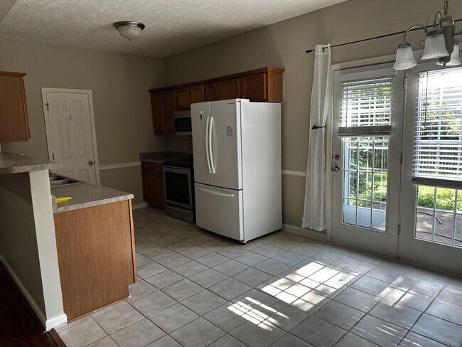 Building Photo - 2480 Oak Hill Dr