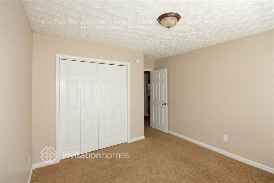 Building Photo - 3990 Piper Glen Dr NE