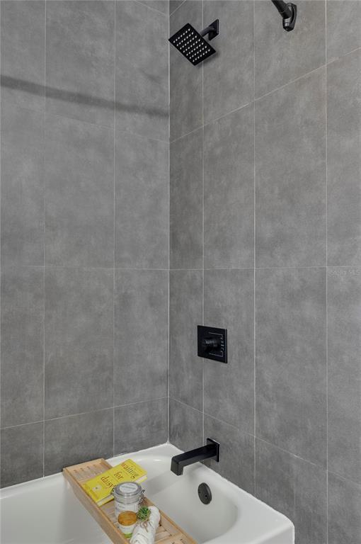 Building Photo - 701 38th Ave N